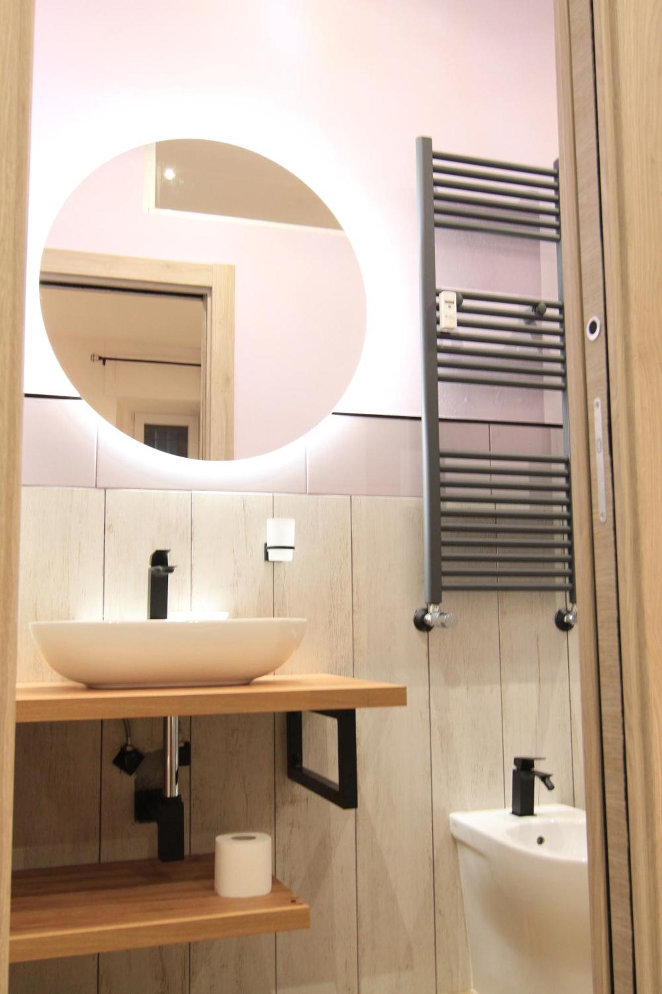 Helle Hus - 200m From Piazza Bologna Metro And 10 Minutes From The Colosseum * Rom